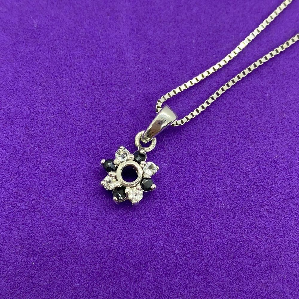 💛 925 Blue & White Sapphire Flower Necklace